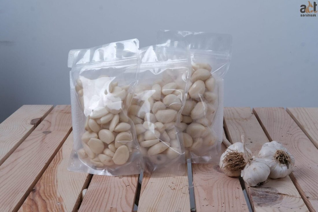 Soyulmuş sarımsak